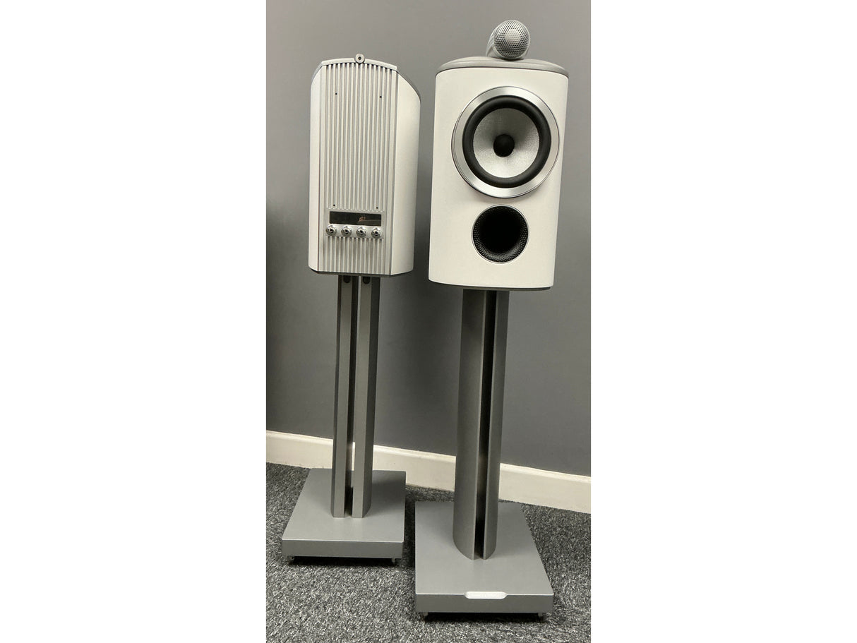 Bowers & Wilkins 805 D4 White Bookshelf Speakers with FS-805 Silver Floor Stands (Ex demonstration)
