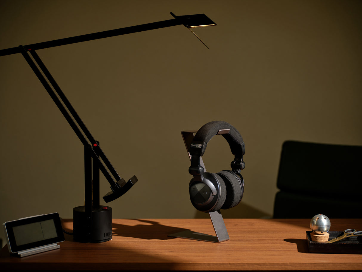 Astell&Kern Virtuoso Closed-Back Headphones