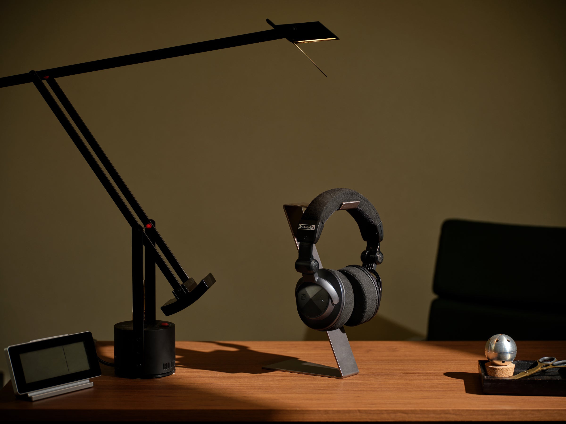 Astell&Kern Virtuoso Closed-Back Headphones