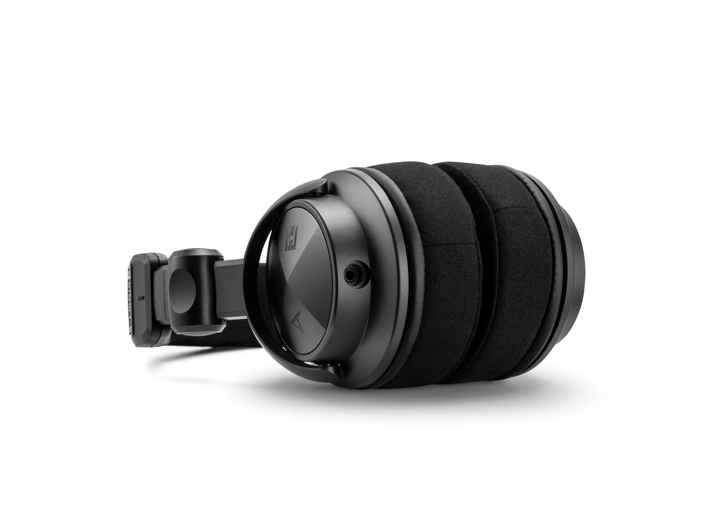 Astell&Kern Virtuoso Closed-Back Headphones