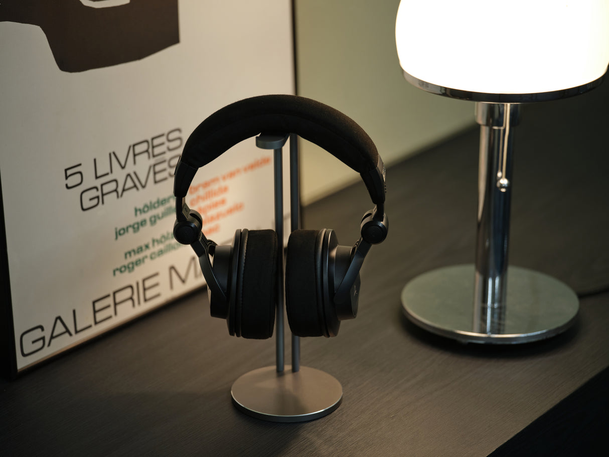 Astell&Kern Virtuoso Closed-Back Headphones