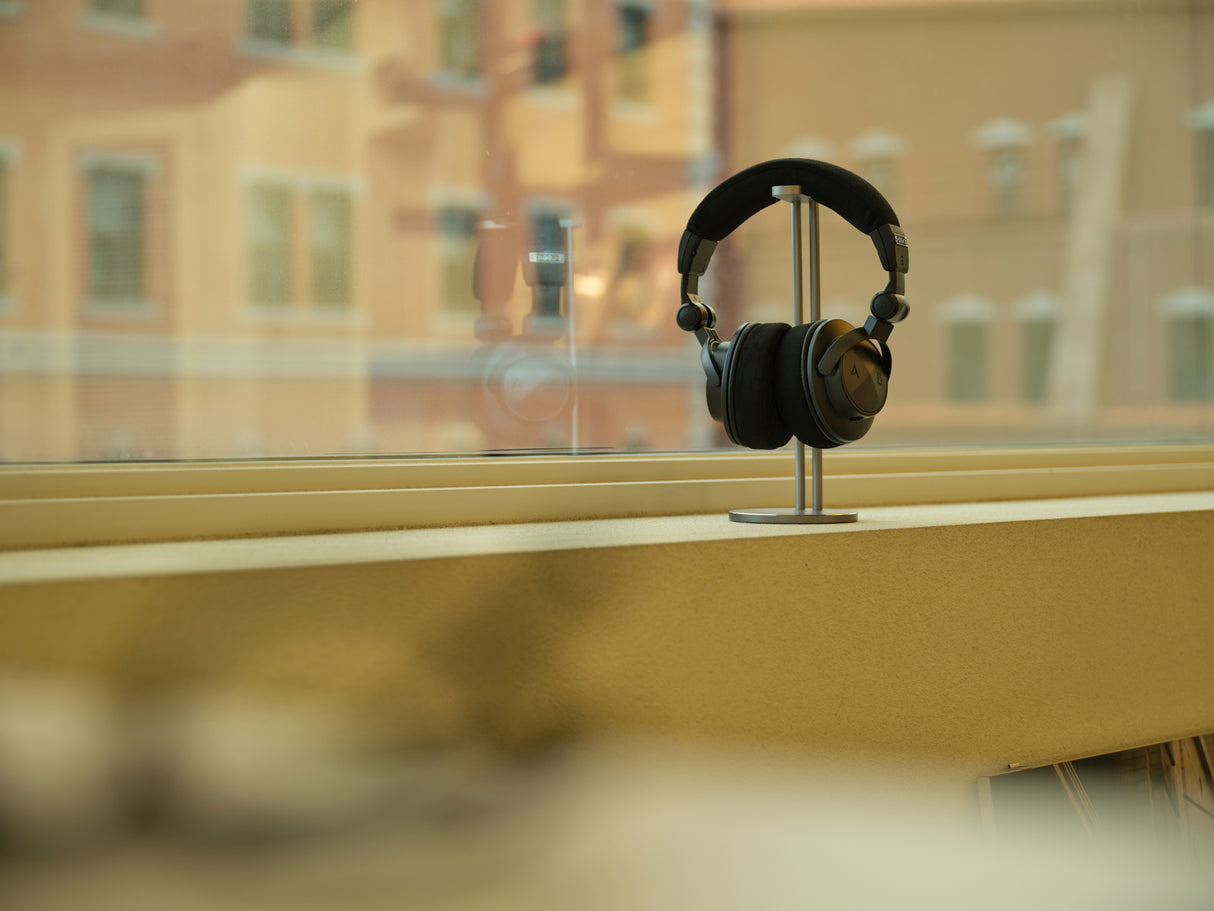 Astell&Kern Virtuoso Closed-Back Headphones