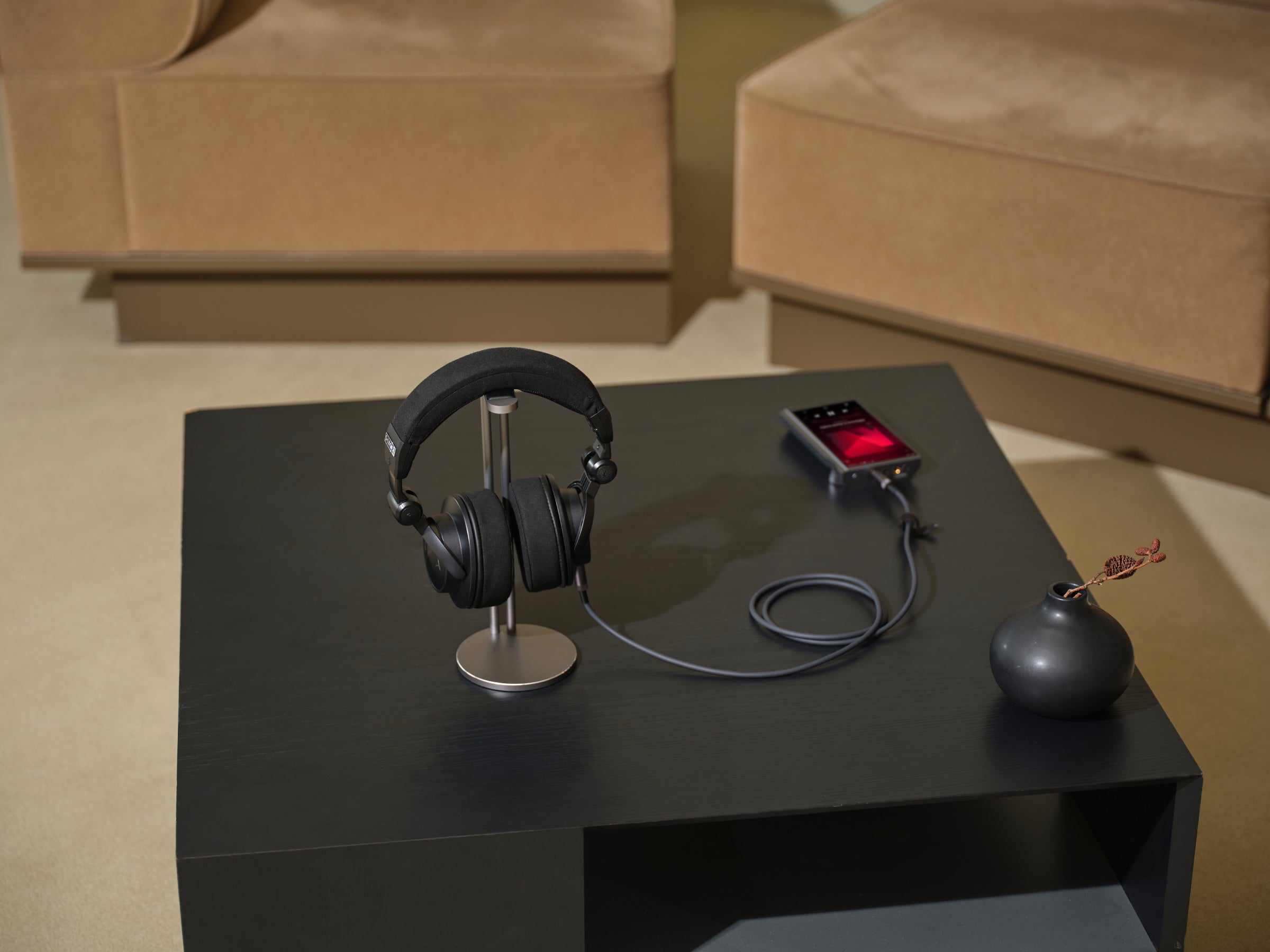 Astell&Kern Virtuoso Closed-Back Headphones