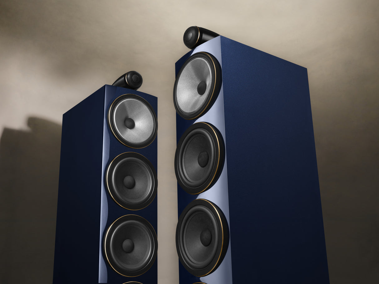 Naim Uniti Nova PE with Bowers & Wilkins 702 Signature Floorstanding Speakers