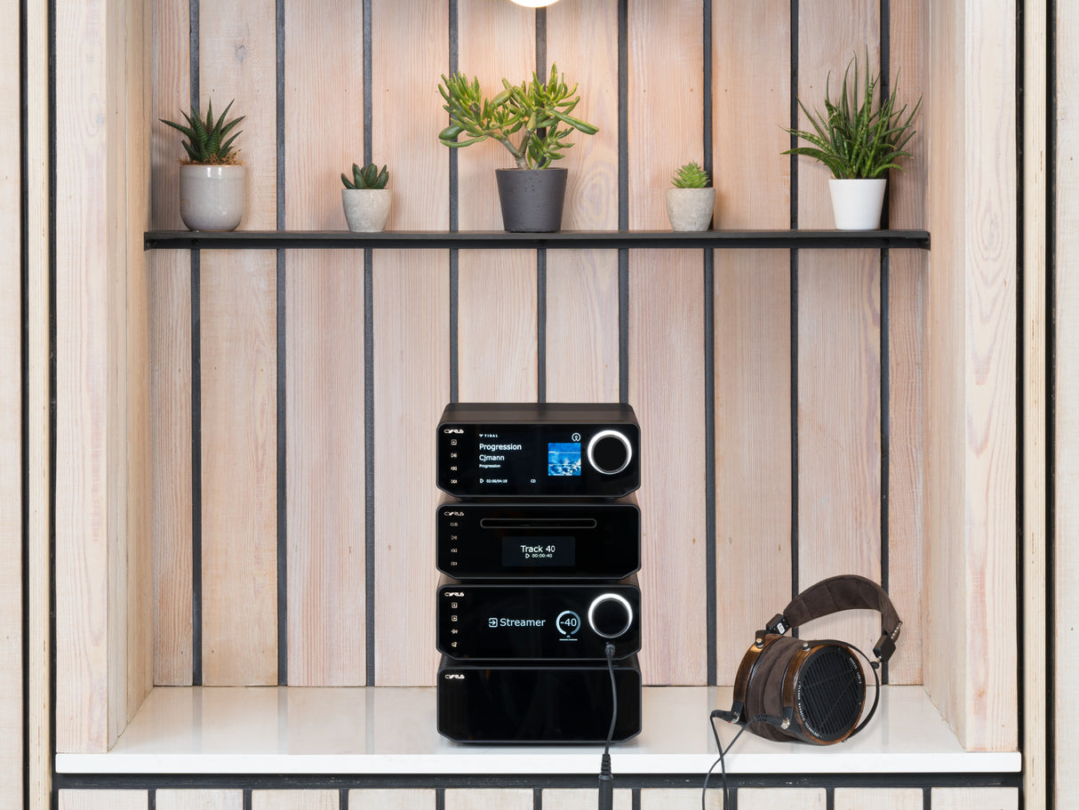 Cyrus 40 Amp with 40 ST Streaming Music Player