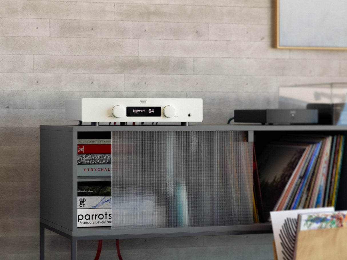 Hegel H120 Streaming Amplifier + Neat Motive SX1 Speakers