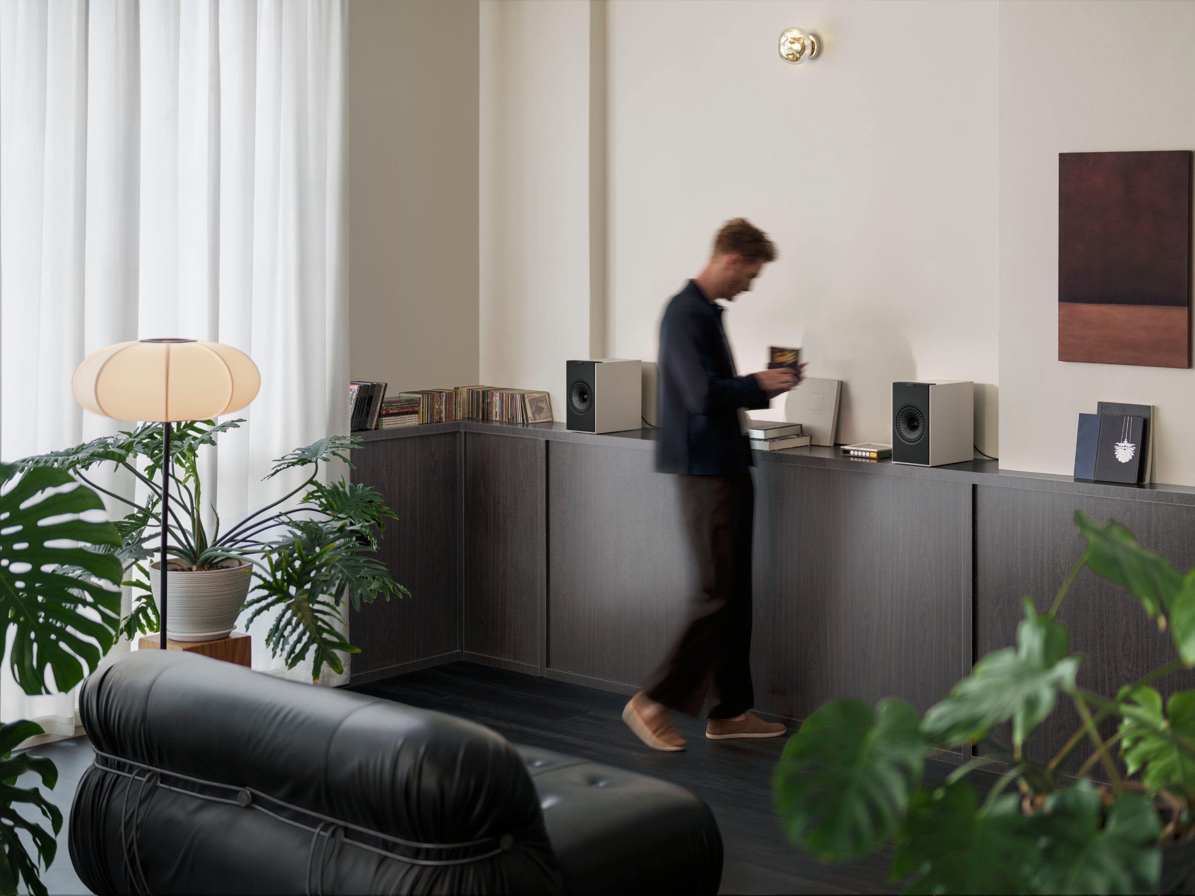 KEF Coda W with SQ1 Speaker Stands