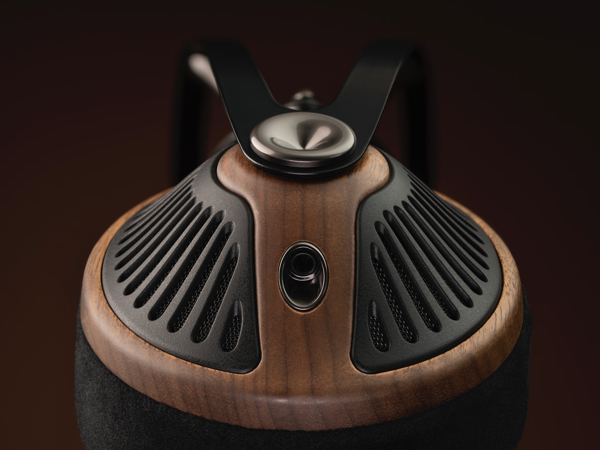 Audiolab D7 DAC Headphone Amplifier with Meze 105 Silva Open-back Headphones