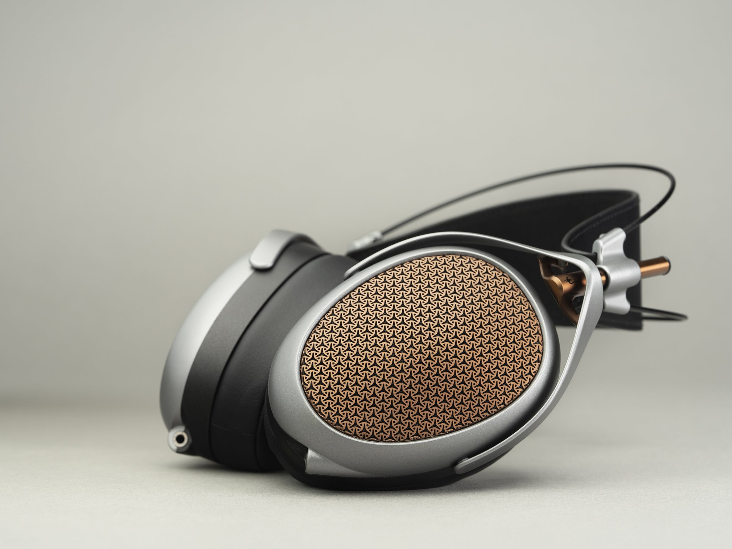 iFi iDSD Valkyrie + Meze Poet Headphone System