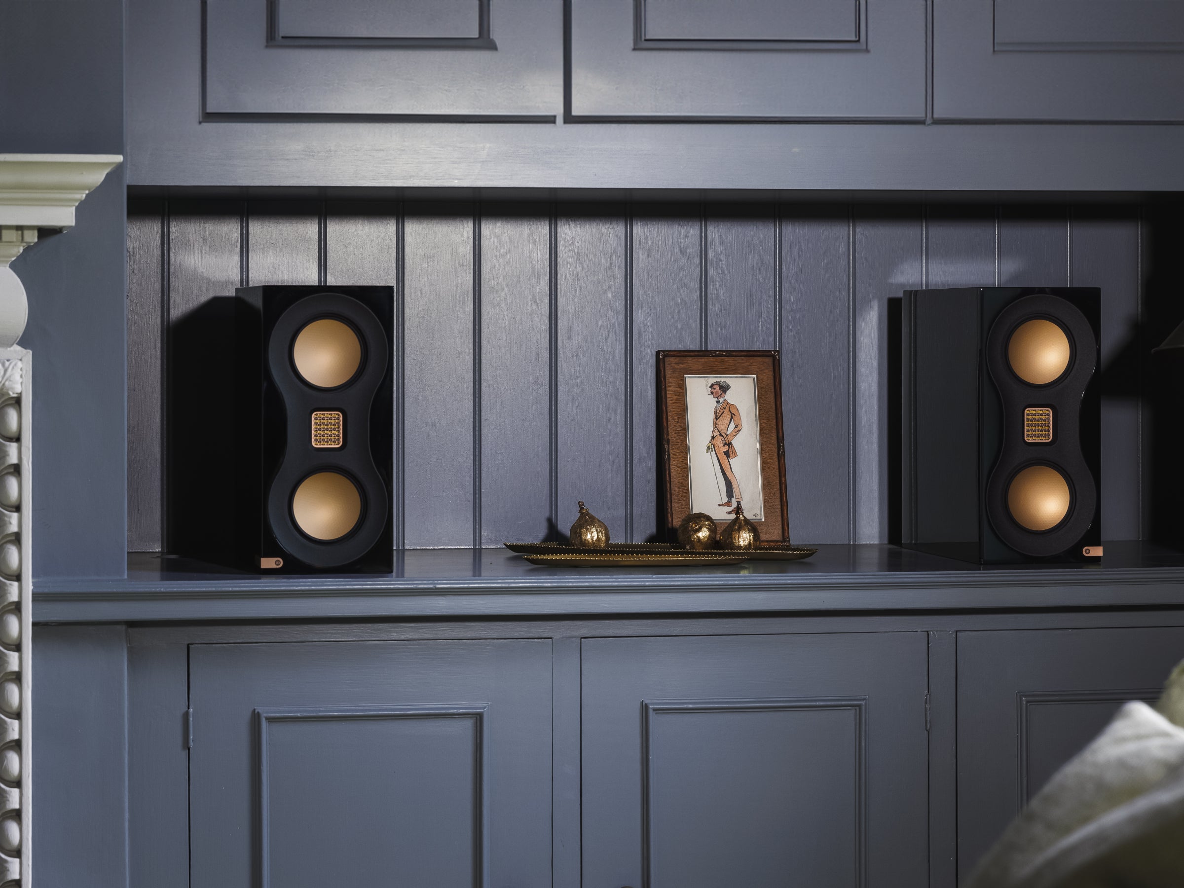 Monitor Audio Studio 89 Bookshelf Speakers + Studio 89 Stands