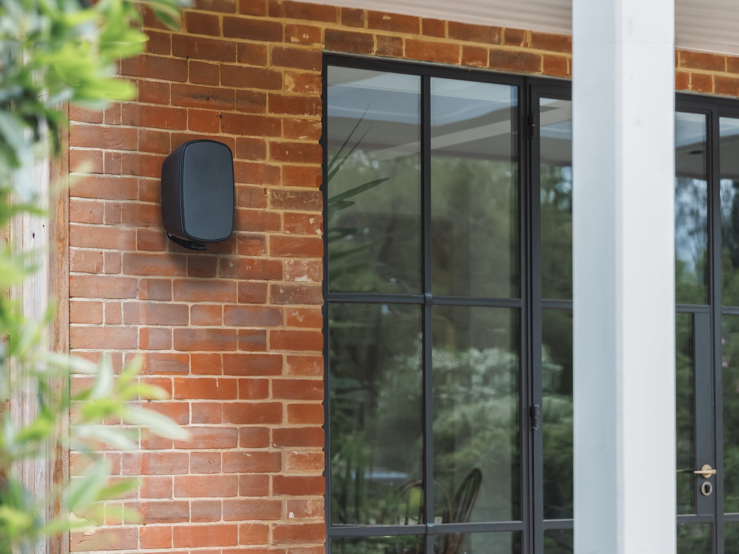 Naim CI-UNITI 102 + Monitor Audio Climate CL2 (3G) M + Cables (Outdoor Speaker System)