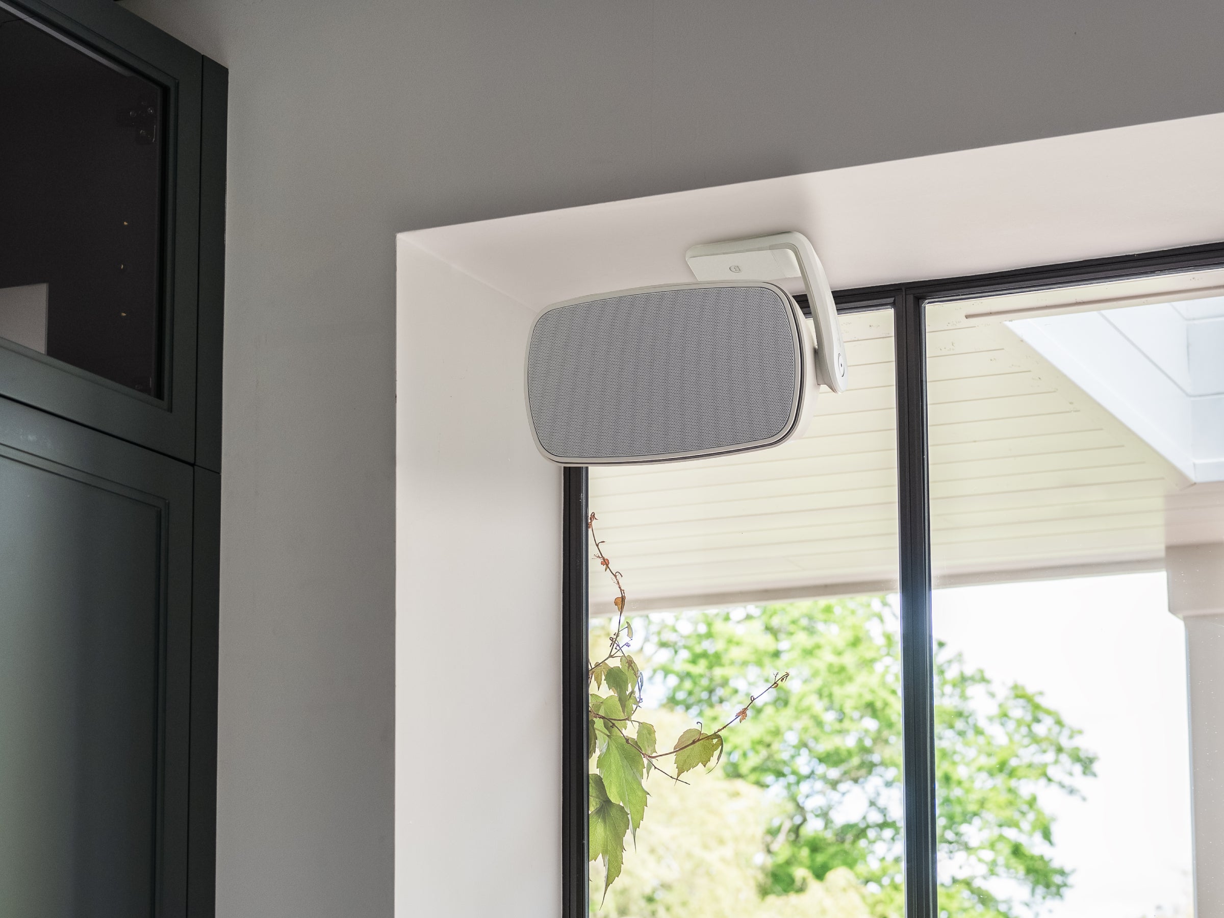Naim CI-UNITI 102 + Monitor Audio Climate CL2 (3G) S + Cables (Outdoor Speaker System)