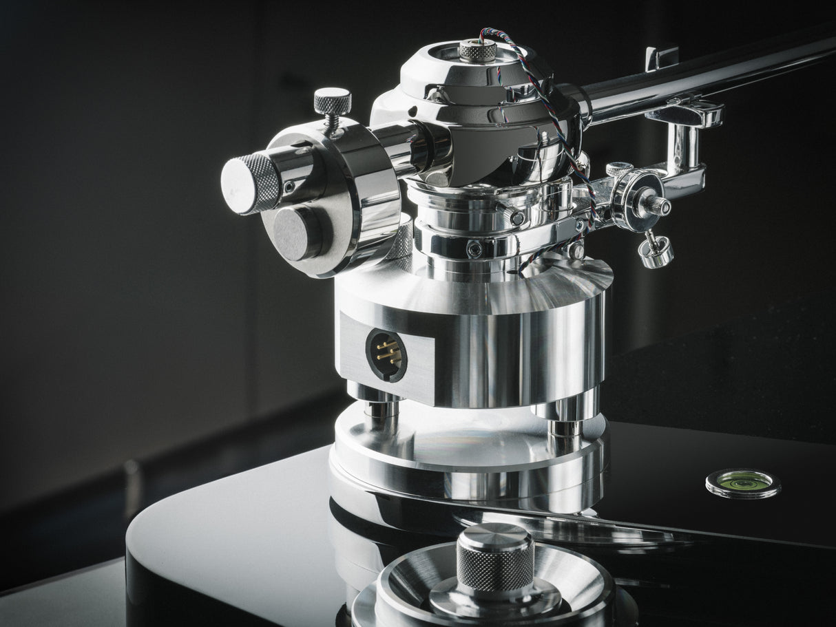 Pro-Ject Signature 12.2 Turntable