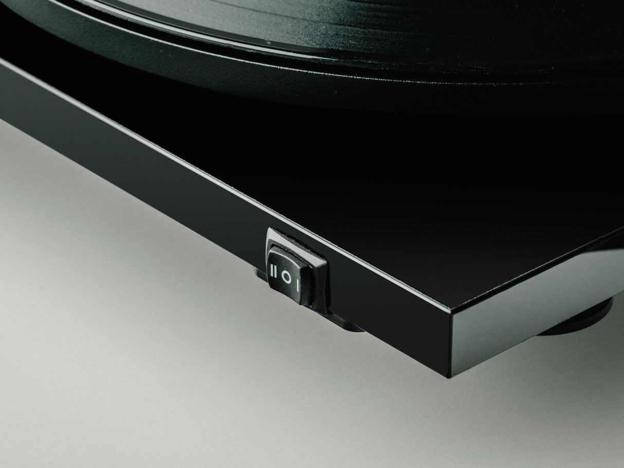 Pro-Ject E1.2 Turntable with Ruark MR1 Mk3 Speakers
