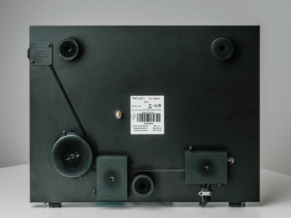 Pro-Ject E1.2 Turntable with Ruark MR1 Mk3 Speakers