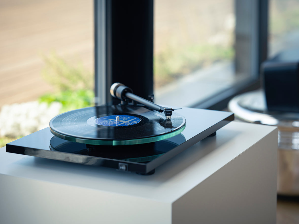 Pro-Ject T2 Super Phono Turntable
