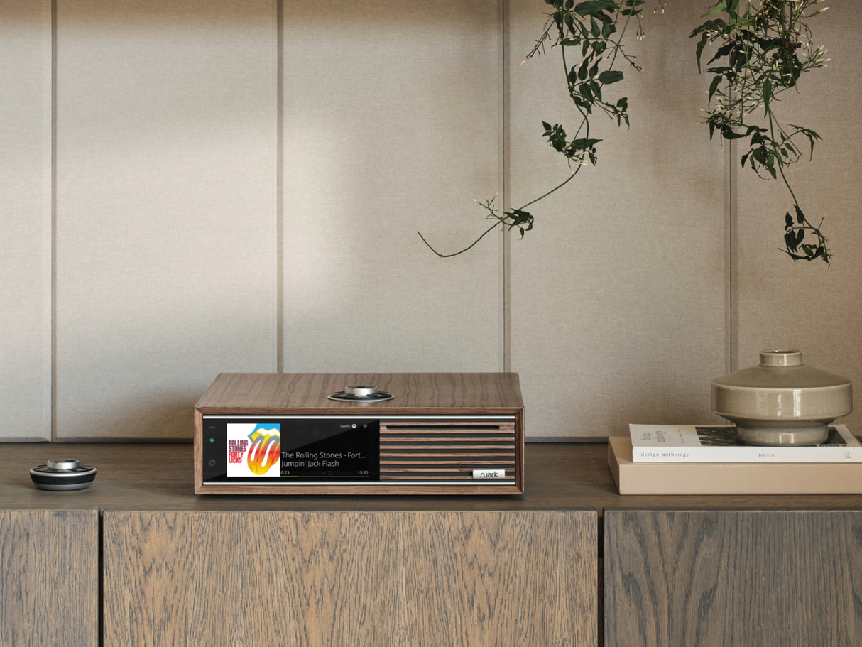Ruark R710 with Talisman-R Floorstanding Speakers