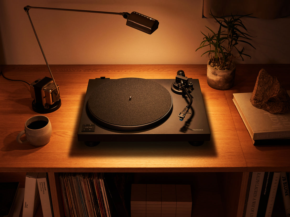 Technics SL-40CBT Direct Drive Turntable with Ortofon 2M Red Moving Magnet Cartridge