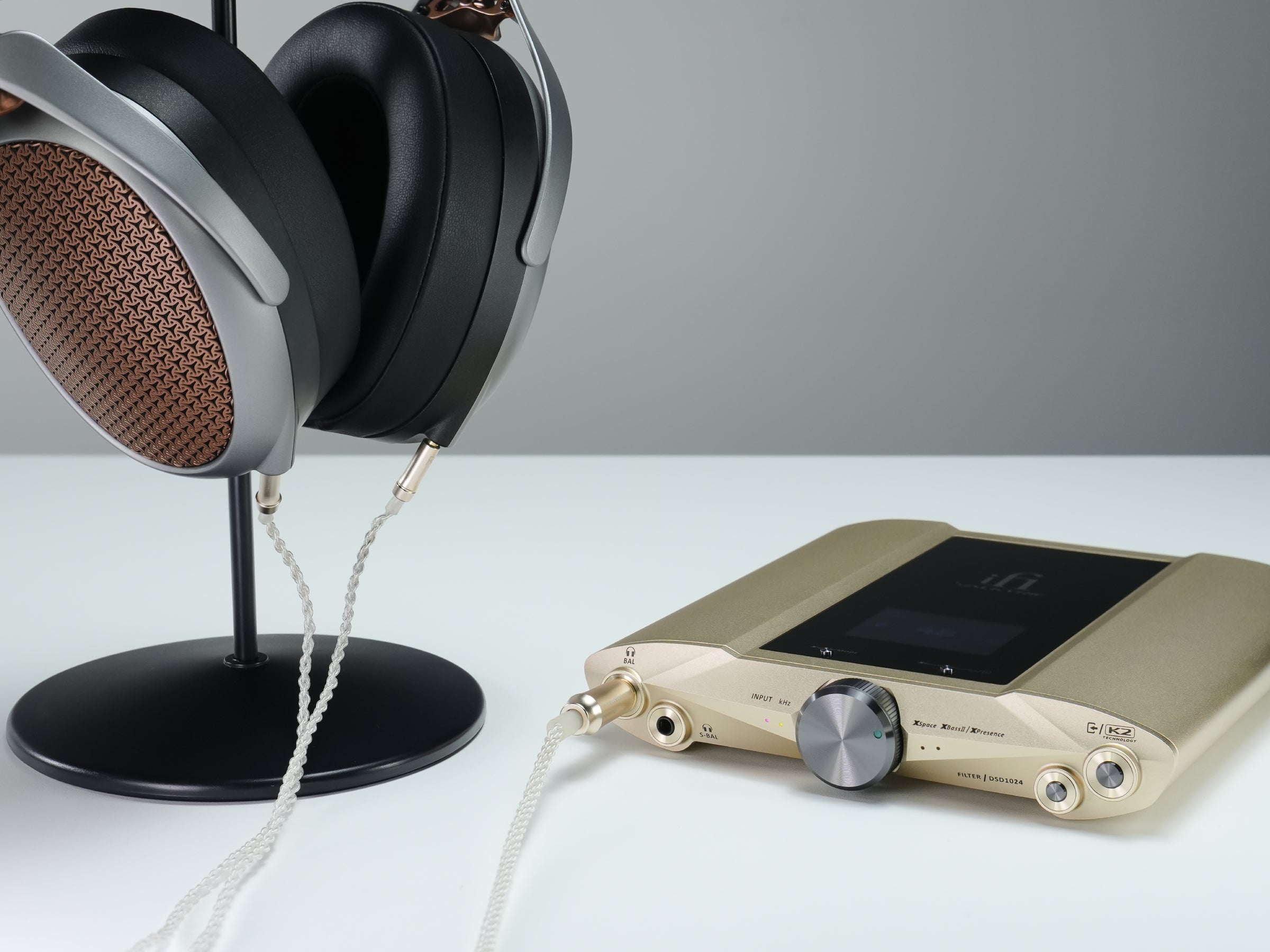 iFi iDSD Valkyrie + Meze Poet Headphone System