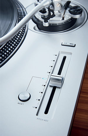 Technics SL1200GR Direct Drive Turntable