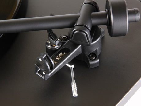 Rega Planar 1 RB110 Tonearm