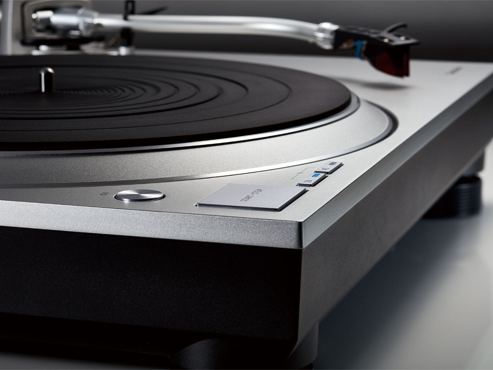 Technics SL-1500C Turntable + KEF LS 50 Wireless II Wireless Speaker System