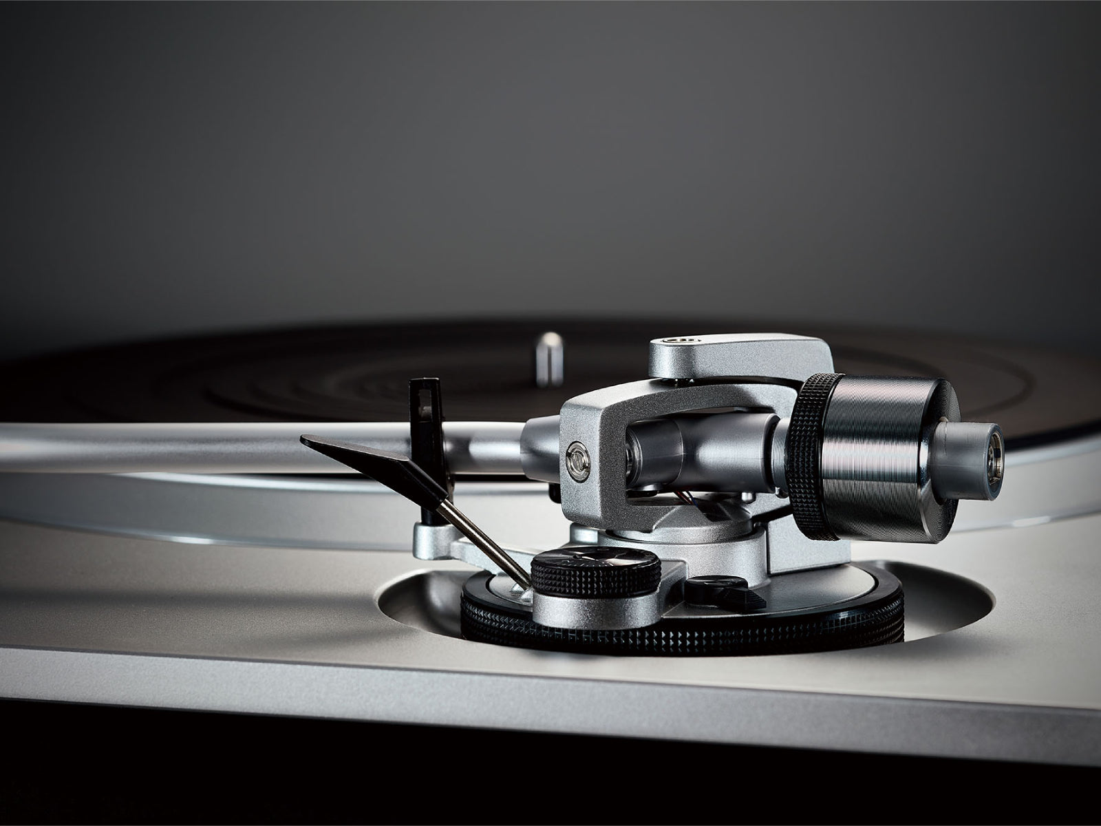 Technics SL-1500C Turntable + KEF LS 50 Wireless II Wireless Speaker System