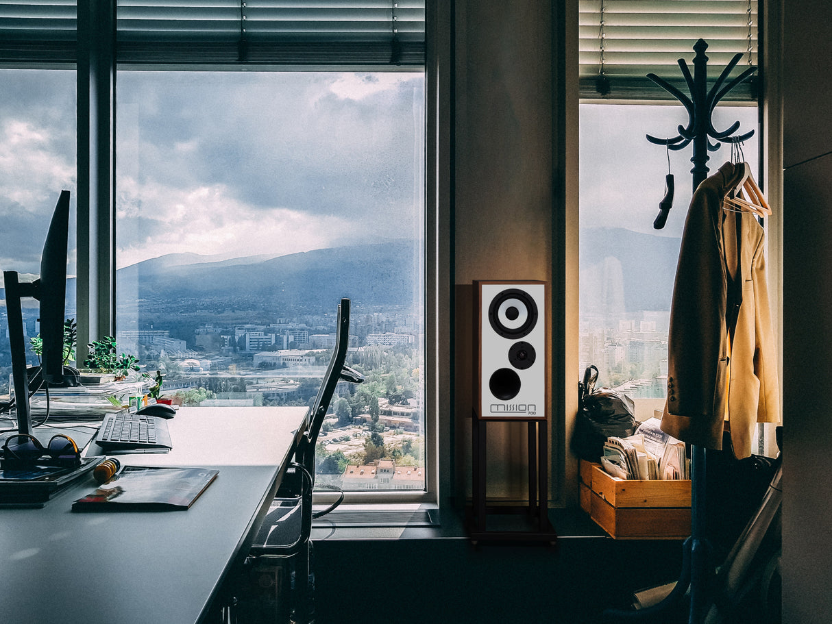 Mission 778X with 700 Speaker & 700 Stands