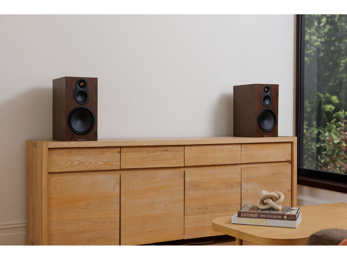 Naim Uniti Star Lite with Monitor Audio Silver 8G 100 Bookshelf