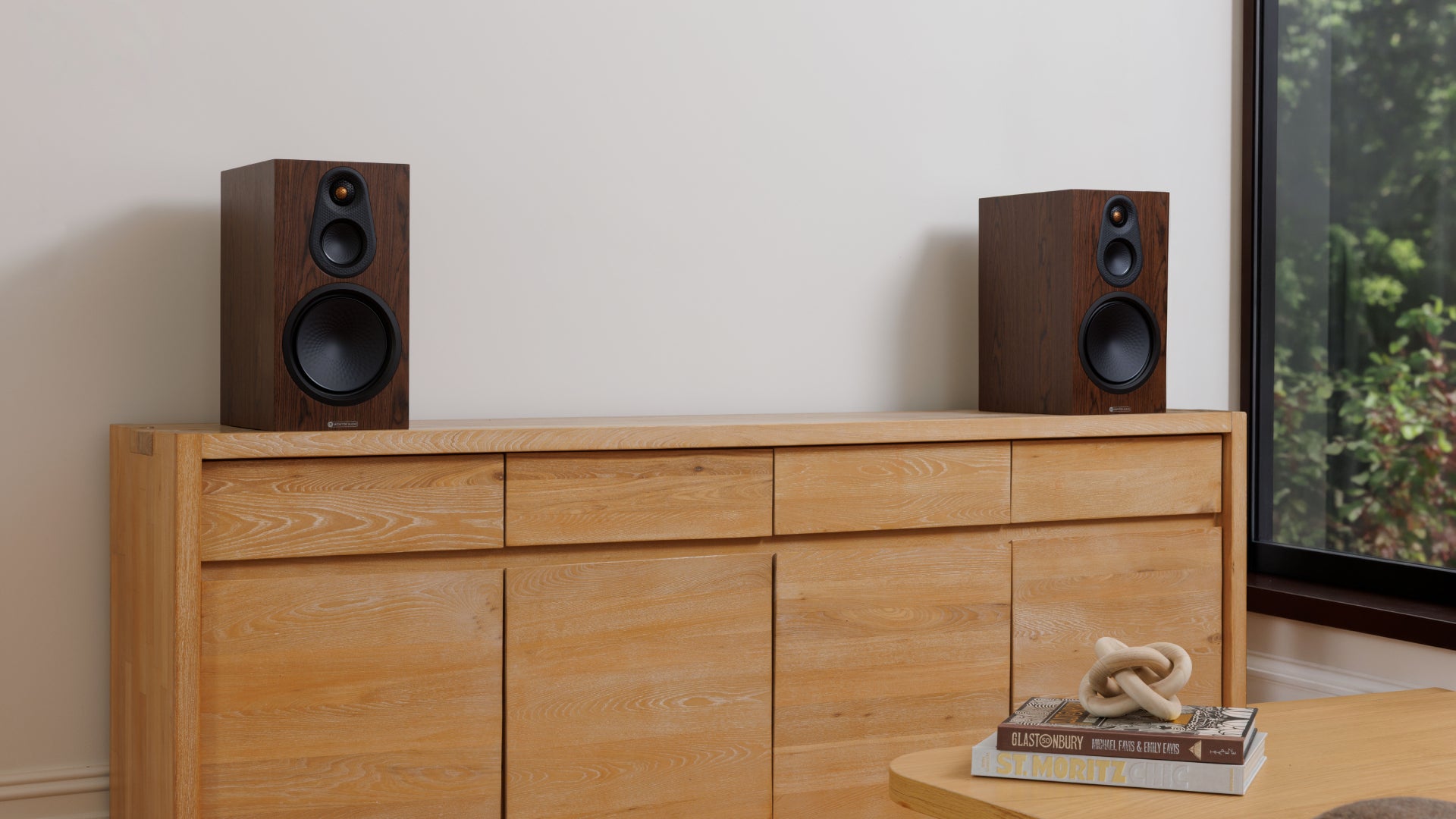Monitor Audio Silver 8G 100 Bookshelf Speakers