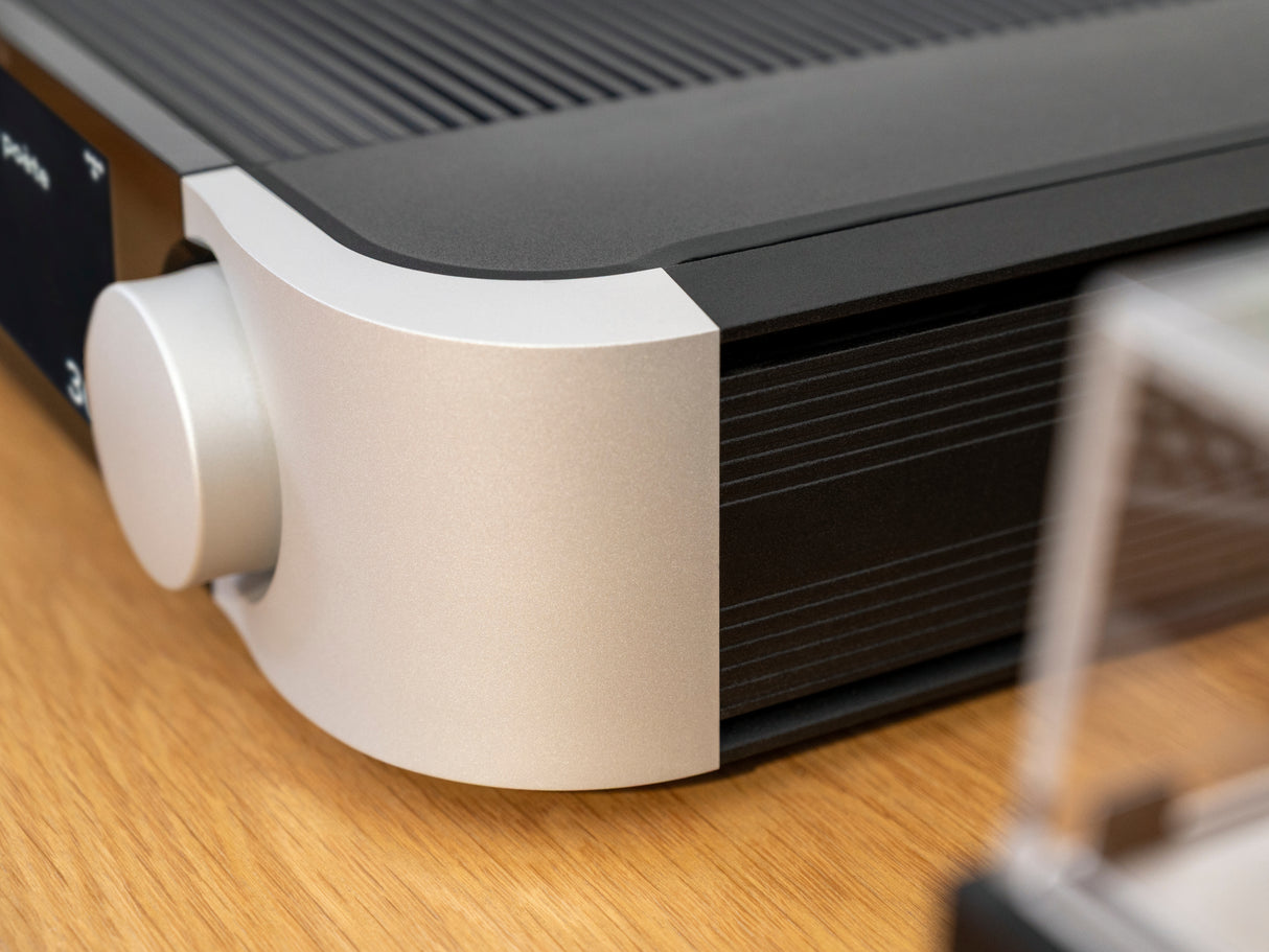 MOON 371 Network Amplifier