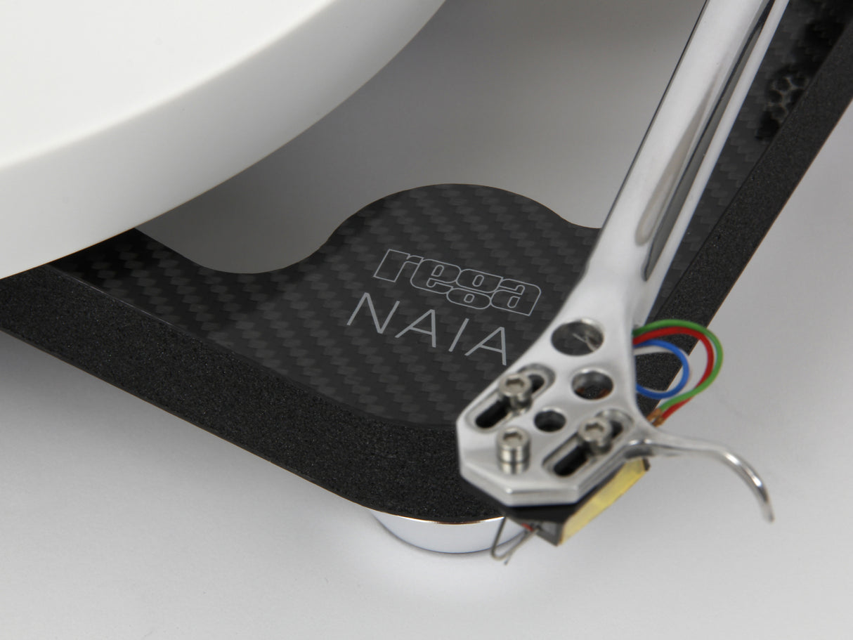 Rega NAIA Turntable