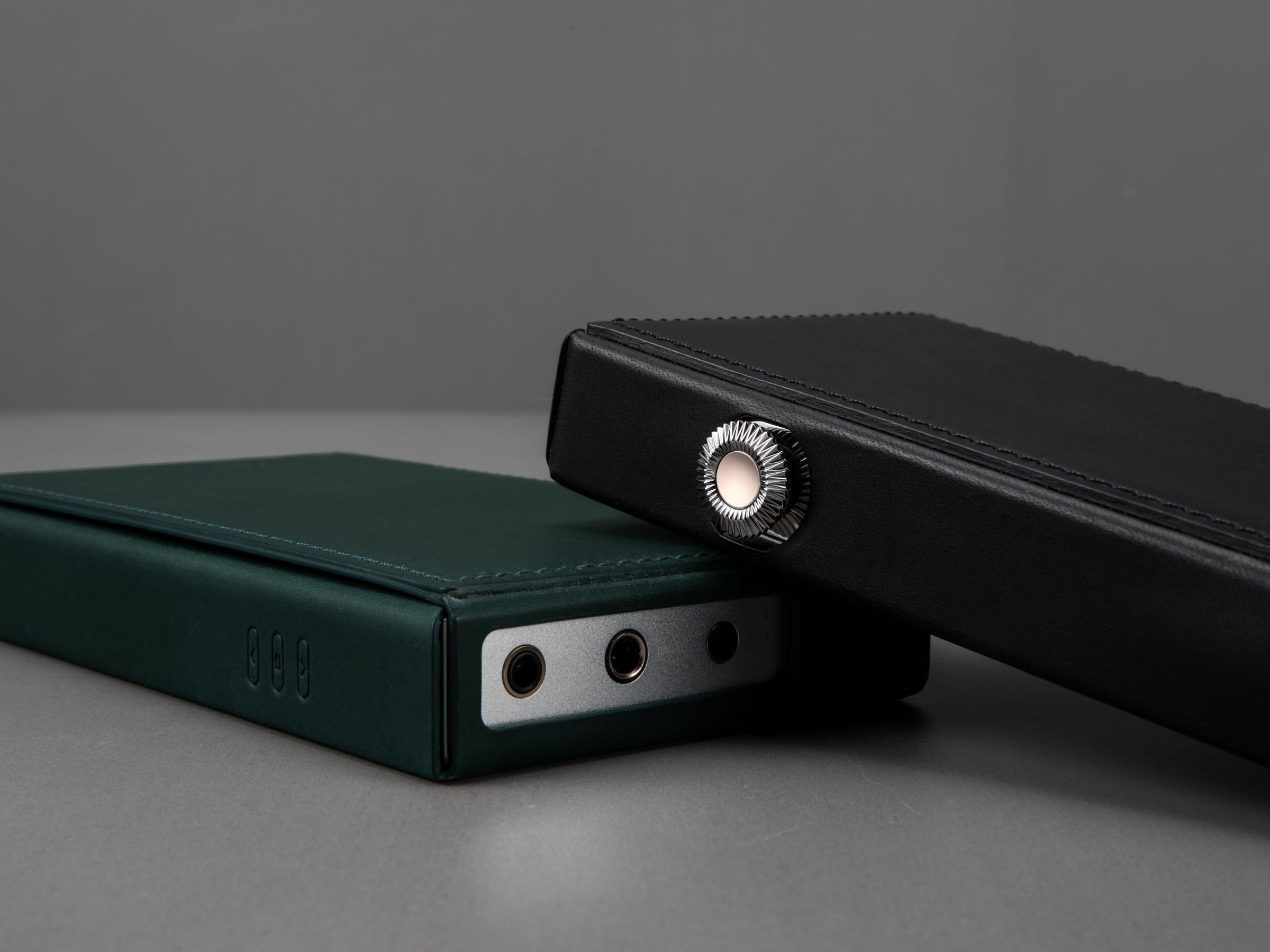 Astell&Kern A&futura SE300 Case – Doug Brady HiFi
