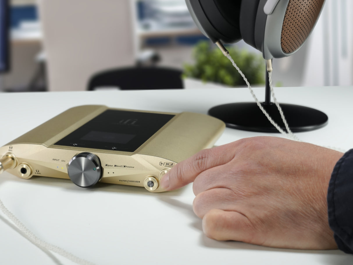 iFi iDSD Valkyrie with Meze Poet Headphone System