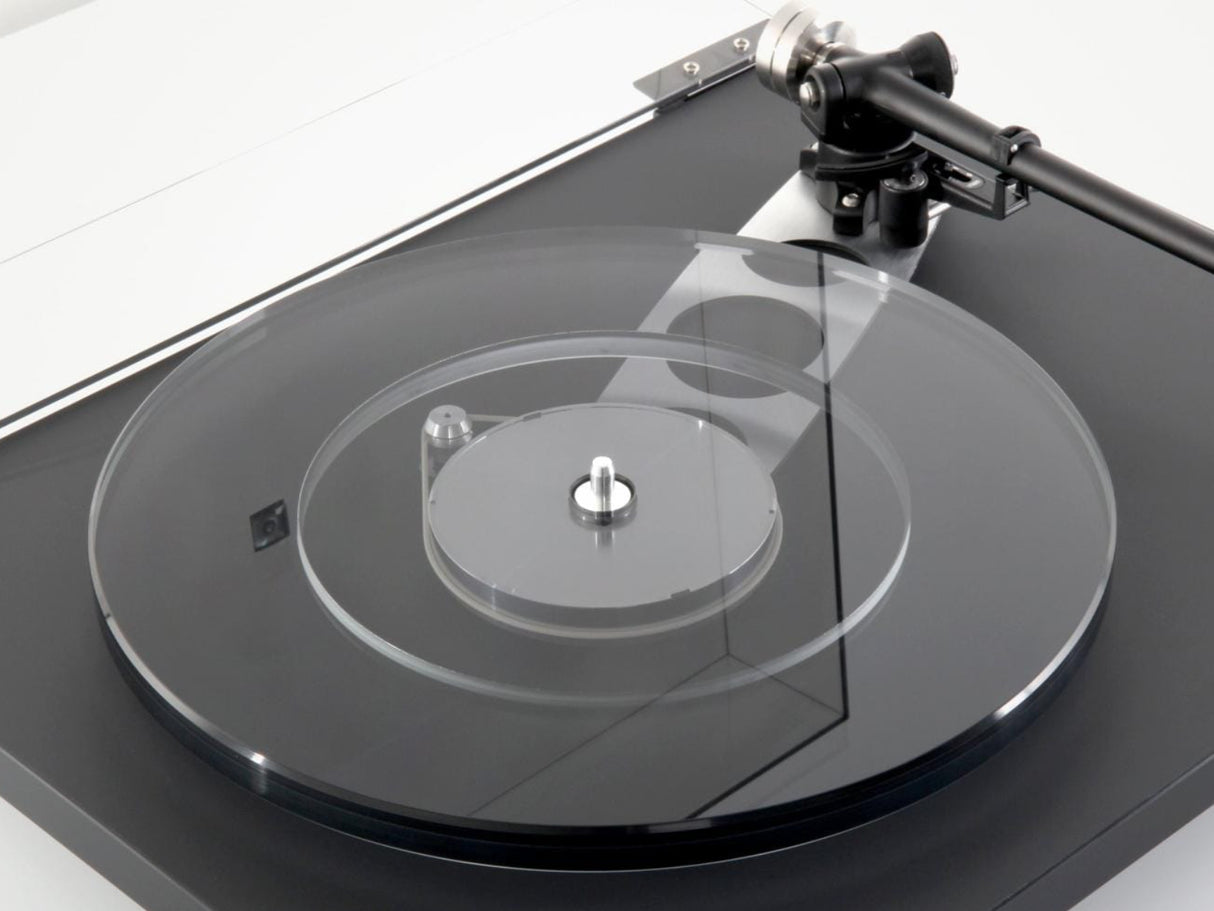 Rega Planar 6 Turntable